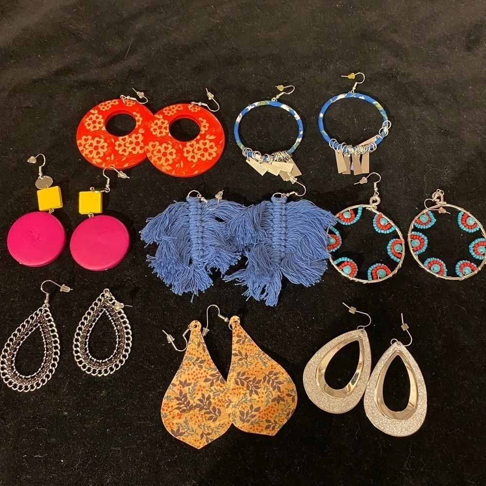Lot 10- Bundle of 9 Dangle Earrings (EF)